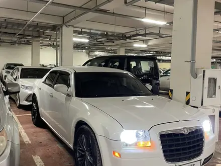 Chrysler 300C 2005 года за 4 200 000 тг. в Астана – фото 4