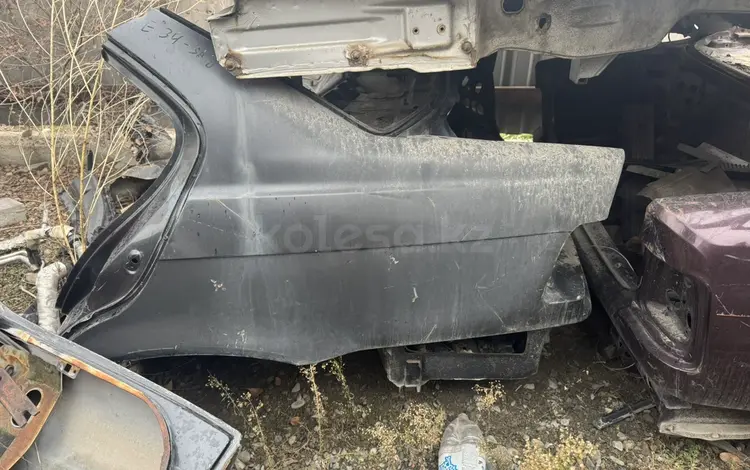 Заднее крыло BMW e36 за 50 000 тг. в Алматы
