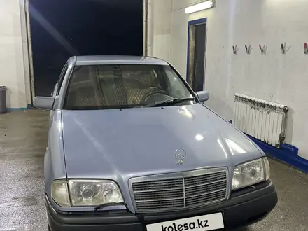 Mercedes-Benz C 200 1995 года за 2 400 000 тг. в Караганда