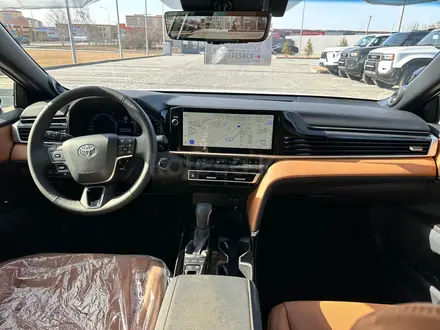 Toyota Camry Luxe 2026 года за 24 190 000 тг. в Кокшетау – фото 13
