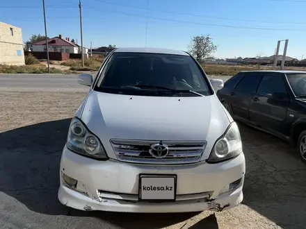 Toyota Ipsum 2004 года за 5 000 000 тг. в Атырау