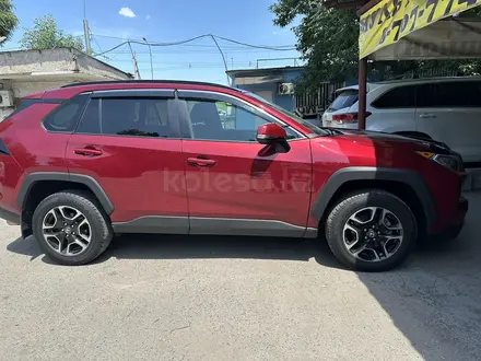 Toyota RAV4 2021 года за 16 900 000 тг. в Алматы – фото 13