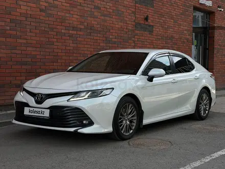 Toyota Camry 2020 года за 9 900 000 тг. в Астана – фото 3