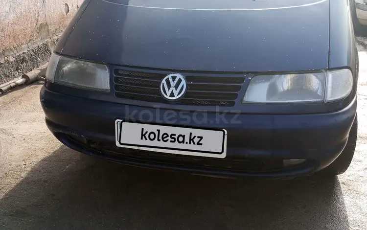 Volkswagen Sharan 1996 года за 1 500 000 тг. в Алматы
