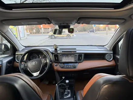 Toyota RAV4 2017 года за 12 500 000 тг. в Актау – фото 11