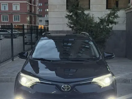 Toyota RAV4 2017 года за 12 500 000 тг. в Актау – фото 10