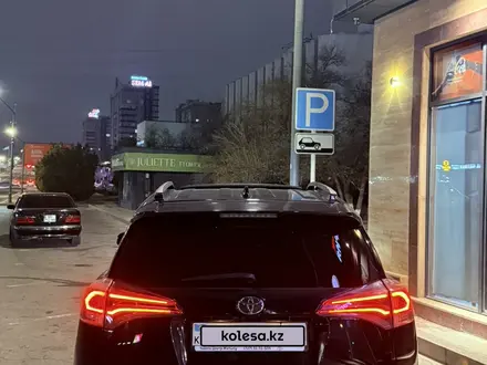 Toyota RAV4 2017 года за 12 500 000 тг. в Актау – фото 3
