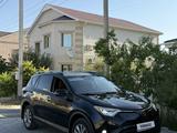 Toyota RAV4 2017 года за 12 500 000 тг. в Актау