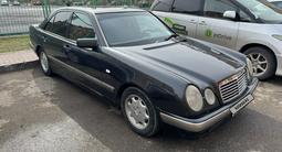 Mercedes-Benz E 230 1996 года за 2 600 000 тг. в Астана – фото 2