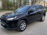 Toyota RAV4 2022 года за 17 500 000 тг. в Алматы – фото 2