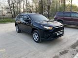 Toyota RAV4 2022 года за 17 500 000 тг. в Алматы – фото 3