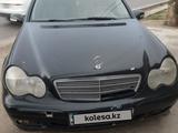 Mercedes-Benz C 180 2003 года за 2 700 000 тг. в Тараз