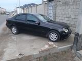 Mercedes-Benz C 180 2003 года за 2 700 000 тг. в Тараз – фото 2