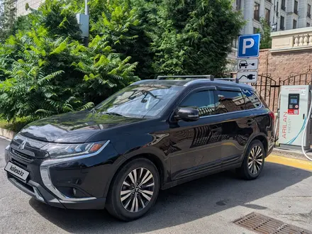 Mitsubishi Outlander 2020 года за 10 000 000 тг. в Алматы