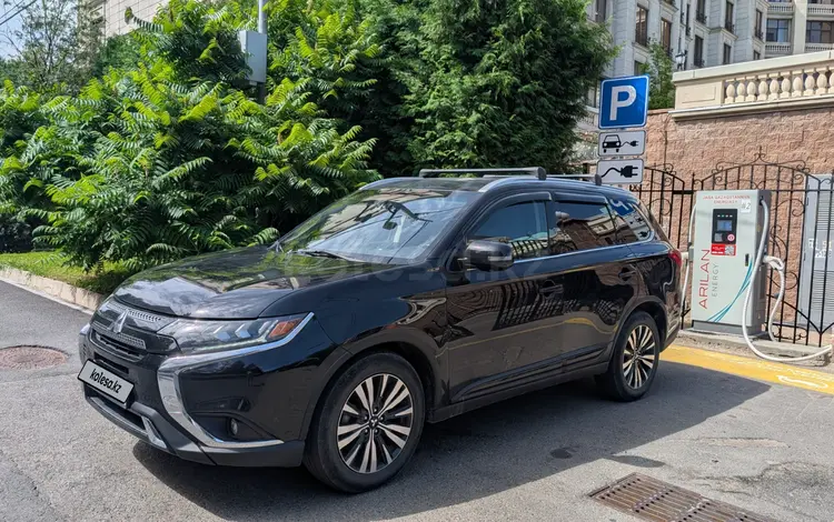 Mitsubishi Outlander 2020 года за 10 000 000 тг. в Алматы