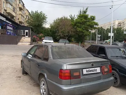 Volkswagen Passat 1994 года за 950 000 тг. в Алматы – фото 3