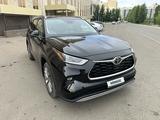 Toyota Highlander 2022 года за 25 000 000 тг. в Уральск – фото 2