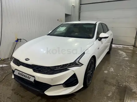 Kia K5 2021 года за 10 501 000 тг. в Астана