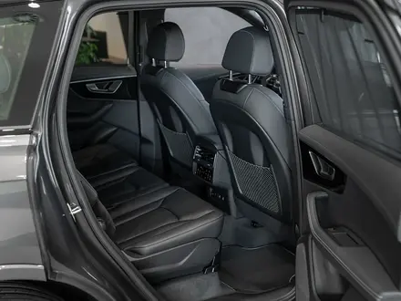 Audi Q7 55 TFSI 2026 года за 53 890 000 тг. в Караганда – фото 26