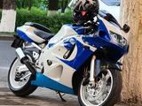 Suzuki  GSXR-600 1999 годаүшін2 000 000 тг. в Караганда