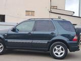 Mercedes-Benz ML 320 1999 годаүшін3 650 000 тг. в Уральск – фото 3