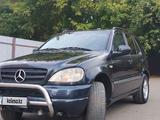 Mercedes-Benz ML 320 1999 годаүшін3 650 000 тг. в Уральск – фото 4