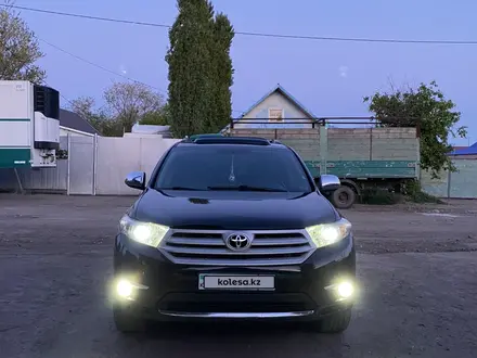 Toyota Highlander 2014 годаүшін14 000 000 тг. в Актобе