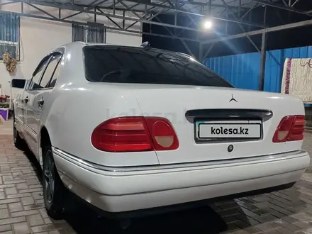 Mercedes-Benz E 200 1995 года за 2 800 000 тг. в Алматы – фото 5