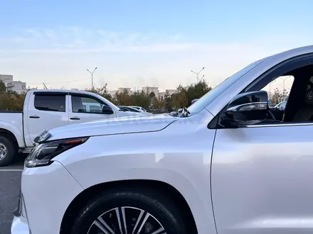 Lexus LX 570 2017 года за 40 500 000 тг. в Астана – фото 8