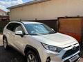 Toyota RAV4 2021 годаfor17 000 000 тг. в Астана – фото 15