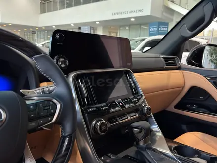 Lexus LX 600 Luxury+ 2025 года за 90 890 000 тг. в Алматы – фото 17