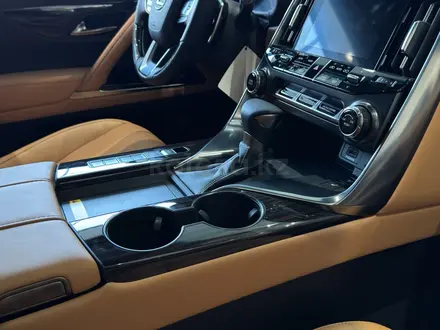 Lexus LX 600 Luxury+ 2025 года за 90 890 000 тг. в Алматы – фото 11