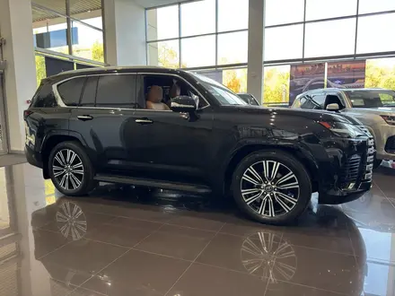 Lexus LX 600 Luxury+ 2025 года за 90 890 000 тг. в Алматы – фото 4