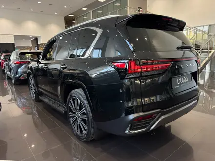 Lexus LX 600 Luxury+ 2025 года за 90 890 000 тг. в Алматы – фото 13