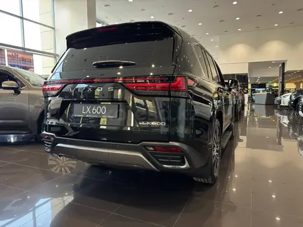 Lexus LX 600 Luxury+ 2025 года за 90 890 000 тг. в Алматы – фото 18