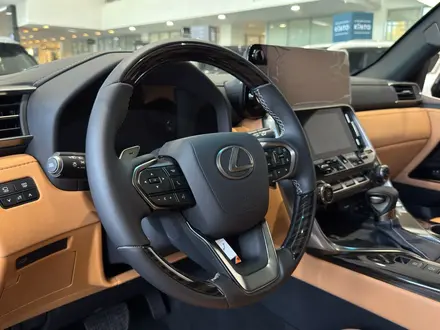 Lexus LX 600 Luxury+ 2025 года за 90 890 000 тг. в Алматы – фото 16