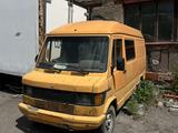 Mercedes-Benz  T1 1992 года за 750 000 тг. в Караганда