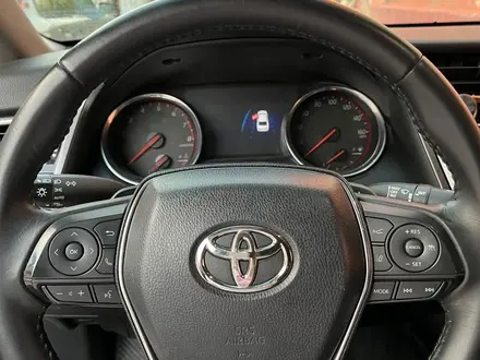 Toyota Camry 2018 года за 12 500 000 тг. в Шымкент – фото 12
