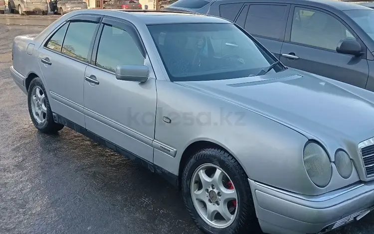 Mercedes-Benz E 230 1996 годаүшін2 350 000 тг. в Петропавловск