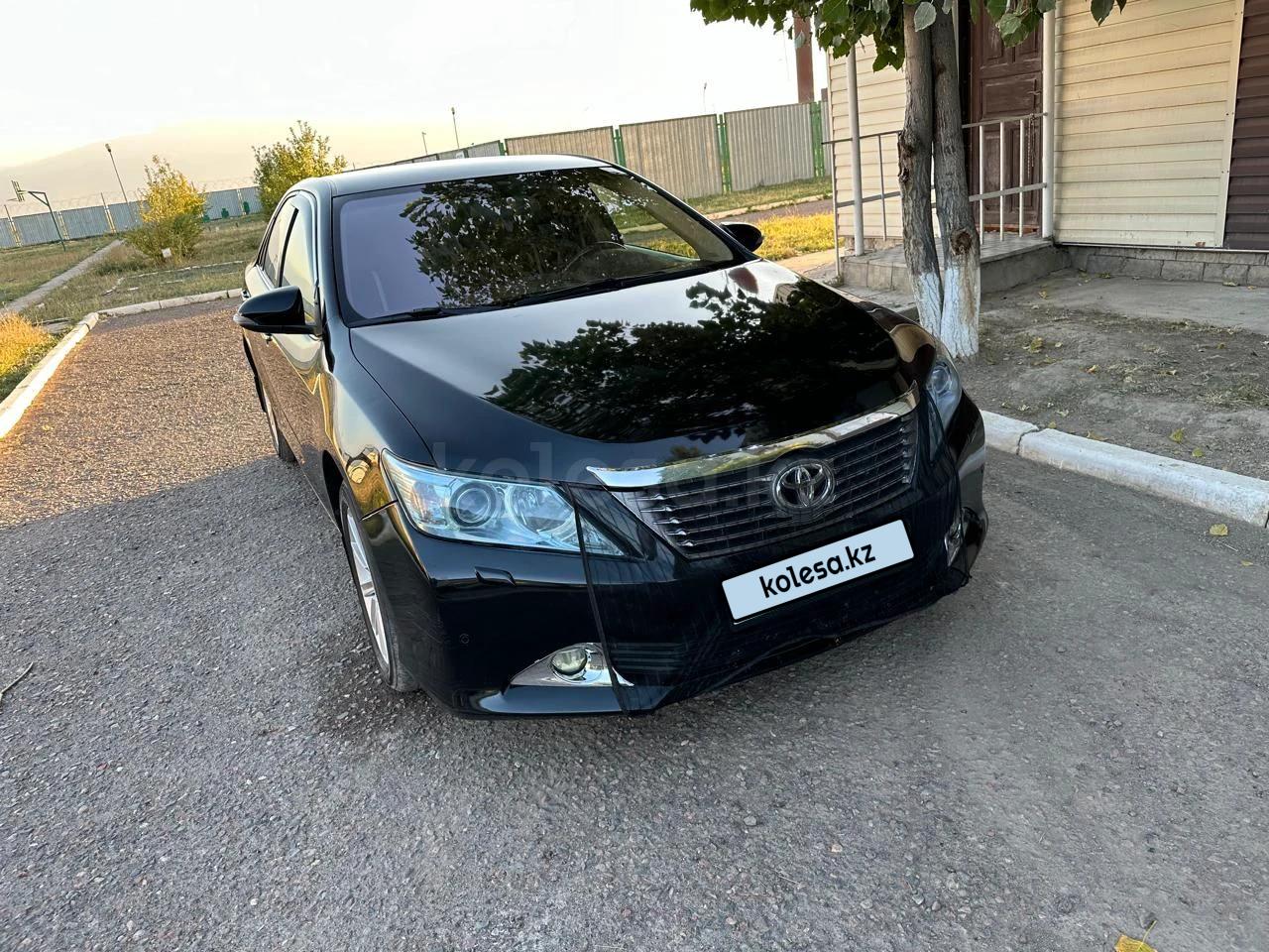 Toyota Camry 2012 г.