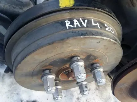 Тормозной барабан Toyota RAV 4 20 кузов 2.0 литра за 8 000 тг. в Семей