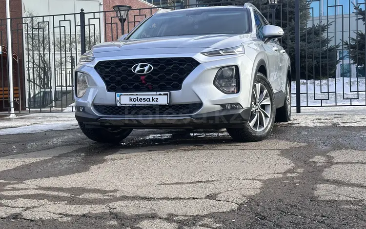 Hyundai Santa Fe 2018 годаүшін13 100 000 тг. в Уральск