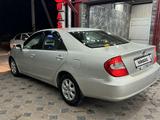 Toyota Camry 2002 года за 5 300 000 тг. в Шымкент – фото 2