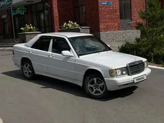Mercedes-Benz 190