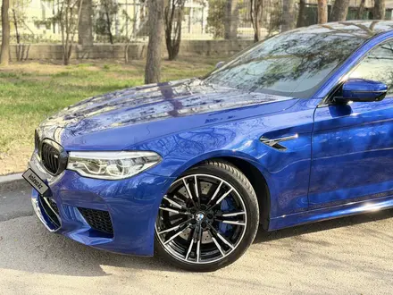 BMW M5 2019 года за 45 000 000 тг. в Алматы – фото 13
