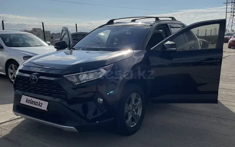 Toyota RAV4 2020 года за 7 700 000 тг. в Уральск