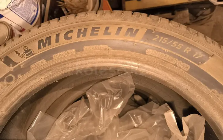 Резина MICHELIN 215/55 R 17 за 280 000 тг. в Актобе