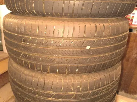 Резина MICHELIN 215/55 R 17 за 280 000 тг. в Актобе – фото 2
