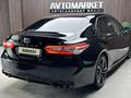 Toyota Camry 2017 года за 9 900 000 тг. в Актобе – фото 4