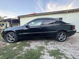 Mercedes-Benz C 240 2002 года за 3 850 000 тг. в Алматы – фото 3